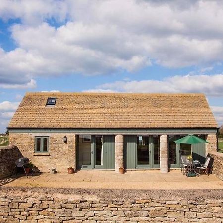 Secluded Romantic Cotswolds Barn - Sleeps 2 To 4 - Near Cirencester - Dog Friendly Kemble Exterior foto